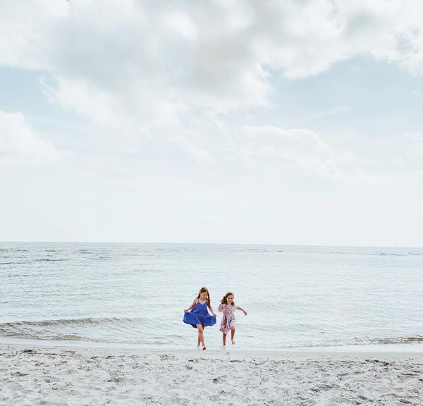 Børn på Bisnap og Hou strand