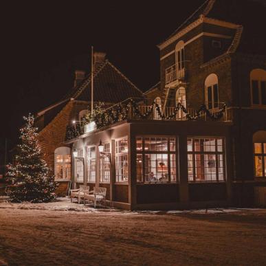 Brøndums Hotel med sne