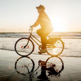 Cykeltur langs stranden